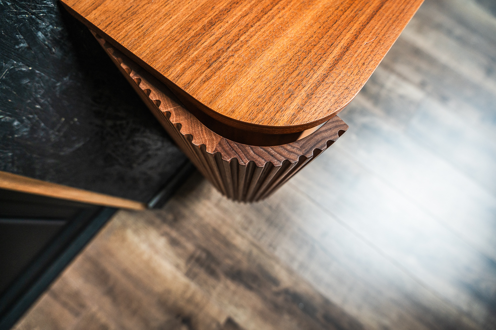 Showroom-atelier-ebenisteriejoussot-meubles-agencement-cadresovales-boiseries-detail-meuble-bourgogne