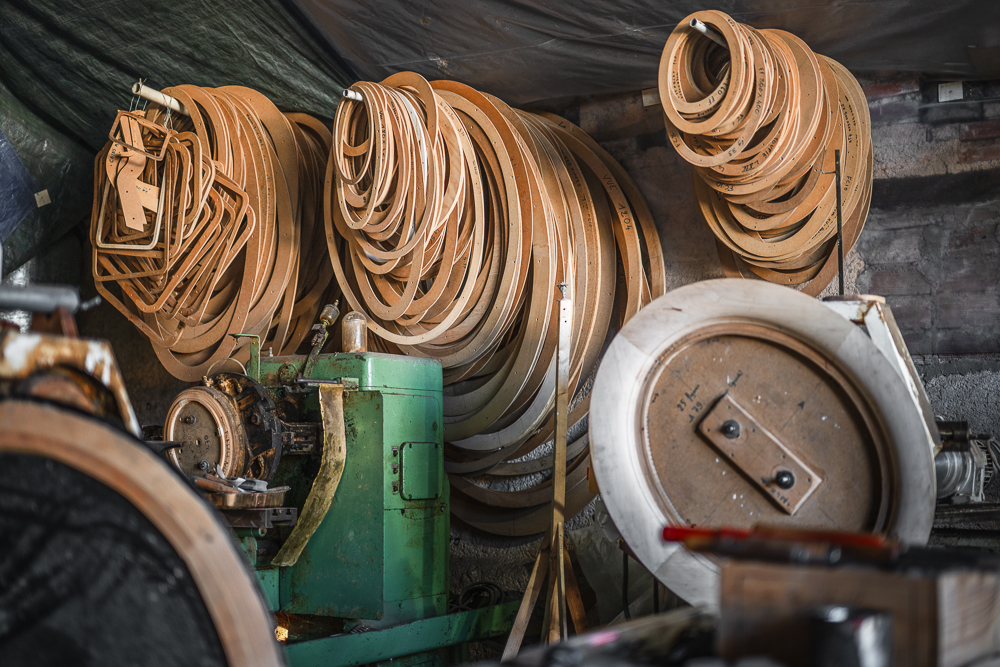 photo couleur d'un atelier de cadres ovals