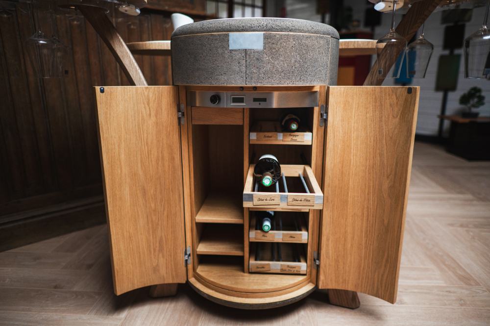 Showroom-atelier-meubles de présentation de vins